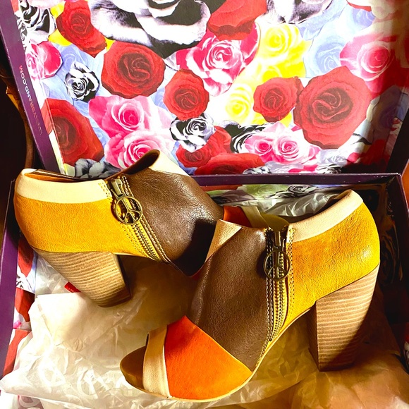 Amazing Lucky Brand Leather Colorblock Open-Toe Booties with Stacked Heel! - Picture 7 of 8